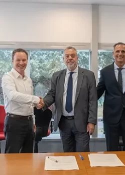 Toyota Argentina y CESVI Argentina firmaron un acuerdo de colaboración para el desmantelamiento y reciclado de vehículos en el fin de ciclo de vida